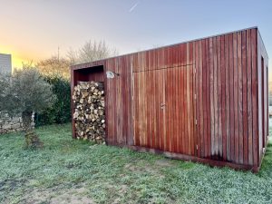 Photo pose abri de jardin chez client